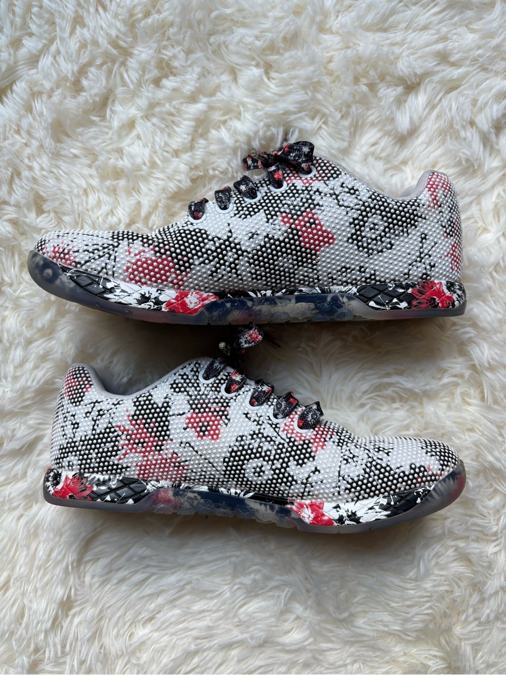 NOBULL Trainer Floral Print Sneakers Women’s 8 Red Black White - Picture 2 of 5